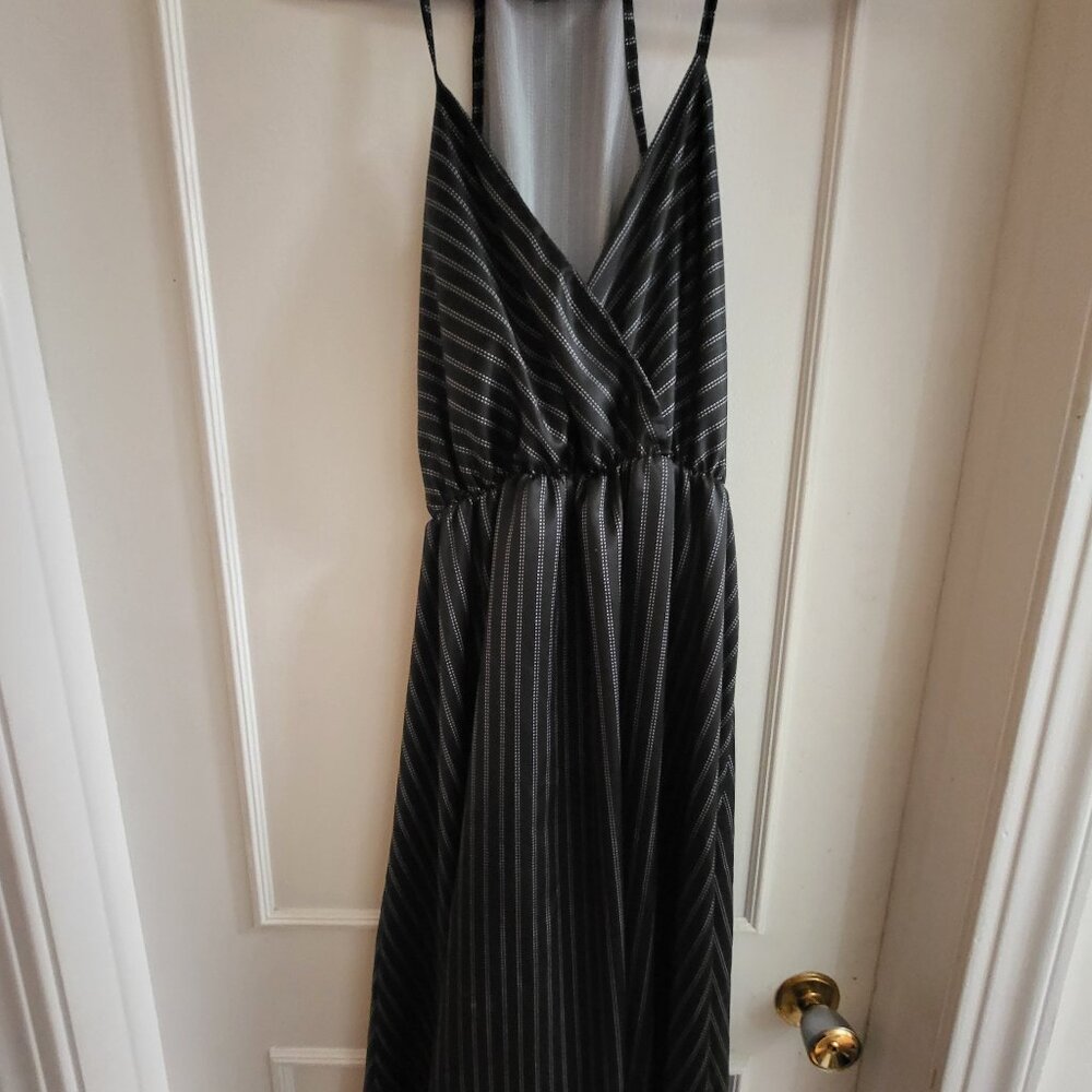 AKA Striped Surplice V-Neck Midi Dress - Black/Grey - Size Large